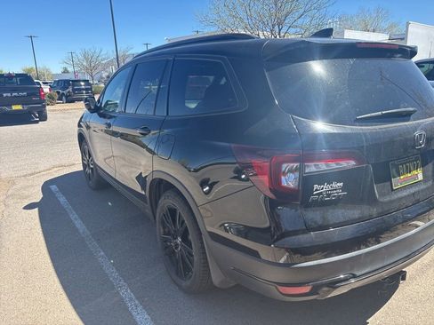 Used 2021 Honda Pilot Black Edition image 4