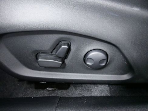 Used 2024 Jeep Compass Latitude image 38