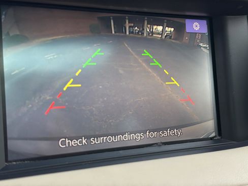 Used 2018 INFINITI QX30 Premium w/ Navigation Package image 15