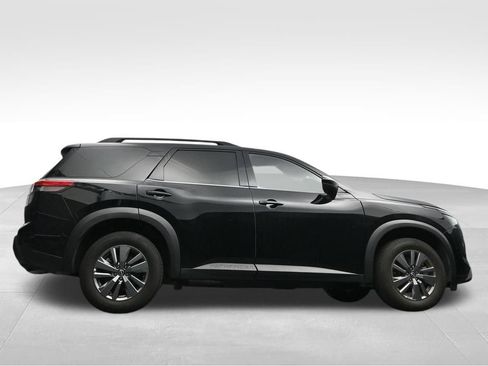 Used 2025 Nissan Pathfinder SV FWD image 39