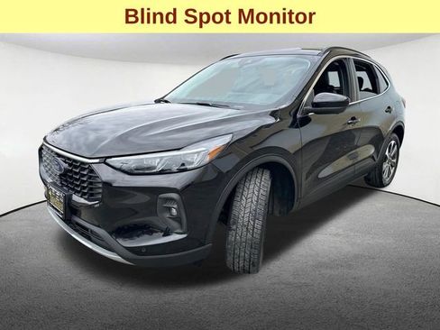 Used 2024 Ford Escape Platinum image 5