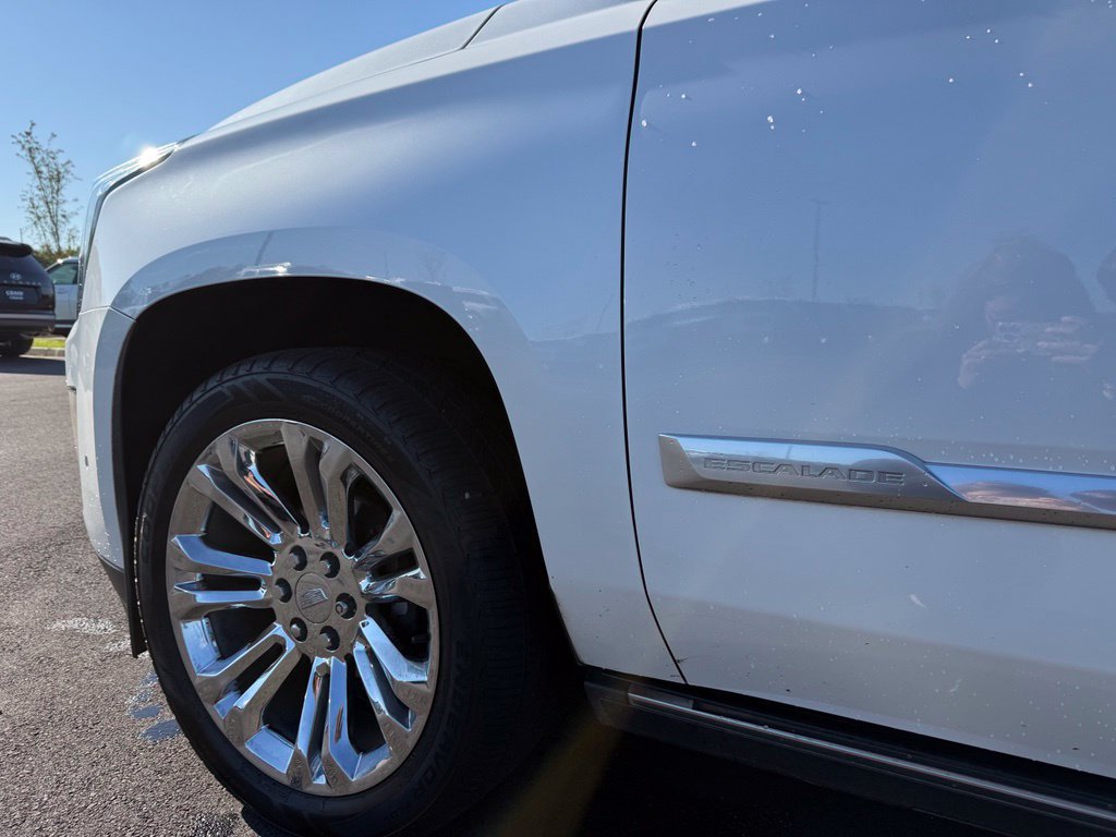 Used 2019 Cadillac Escalade Platinum AWD/4WD image 33