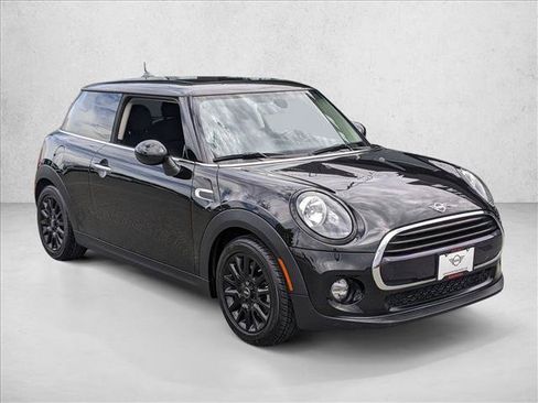 Used 2019 MINI Cooper 2-Door Hardtop FWD image 3