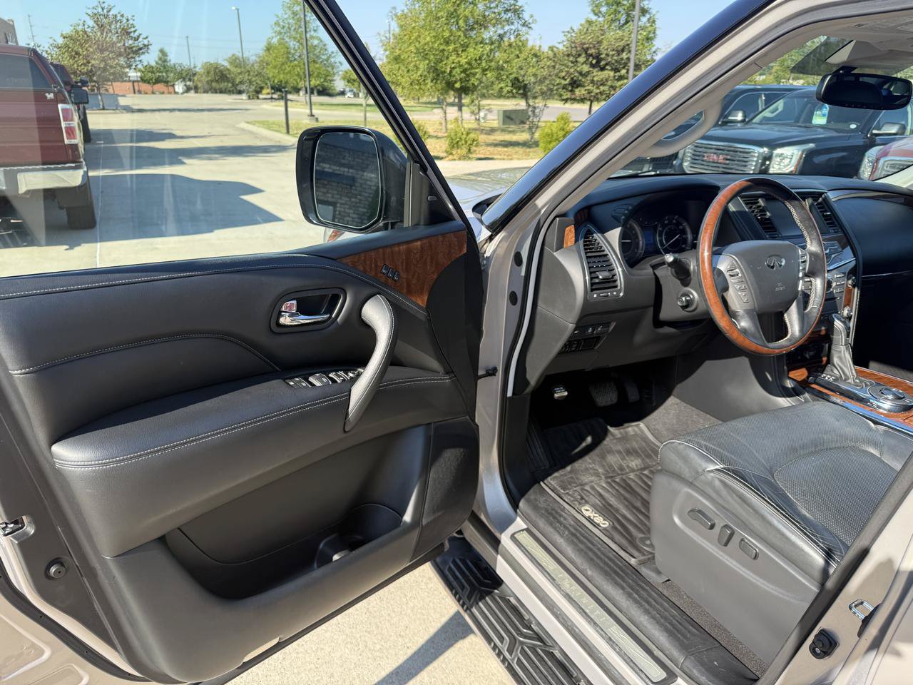 Used 2019 INFINITI QX80 Luxe w/ Proassist Package RWD image 8