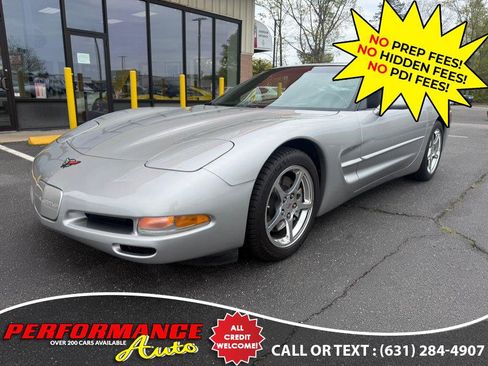 Used 2004 Chevrolet Corvette Coupe w/ Preferred Equipment Group RWD image 4
