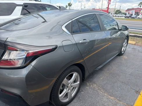 Used 2017 Chevrolet Volt LT FWD image 6