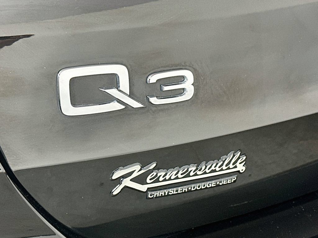 Used 2022 Audi Q3 2.0T Premium w/ Convenience Package AWD/4WD image 29
