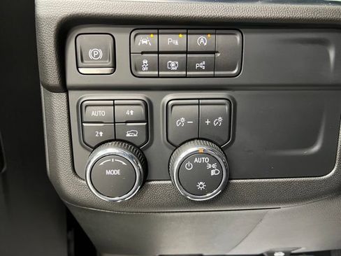 Used 2025 Chevrolet Tahoe LT AWD/4WD image 26