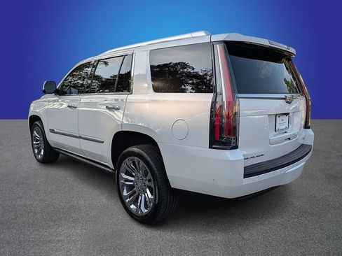 Used 2020 Cadillac Escalade Premium Luxury w/ LPO, Radiant Package AWD/4WD image 3