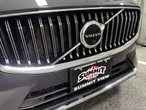 Used 2022 Volvo XC60 B6 Inscription w/ Advanced Package image 30