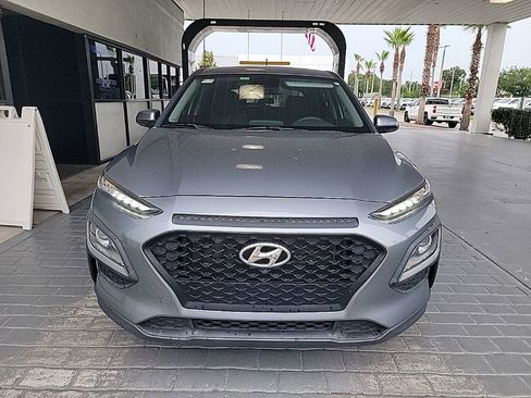 Used 2021 Hyundai Kona SE FWD image 2