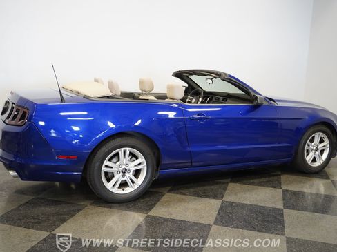 Used 2014 Ford Mustang Convertible RWD image 14