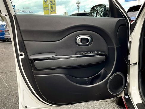 Used 2018 Kia Soul ! image 21