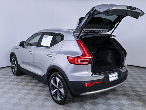 Certified 2025 Volvo XC40 B5 Plus image 31