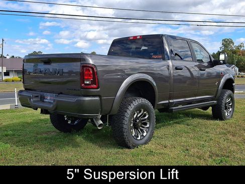 New 2025 RAM 2500 Big Horn AWD/4WD image 3