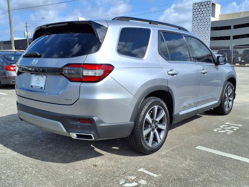 Certified 2025 Honda Pilot Touring image 25