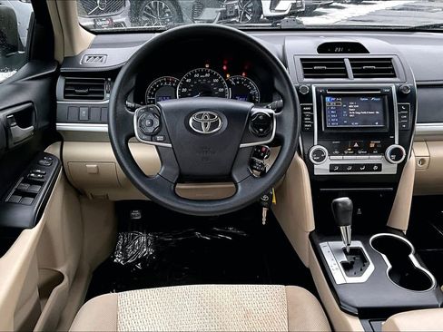 Used 2013 Toyota Camry LE image 6
