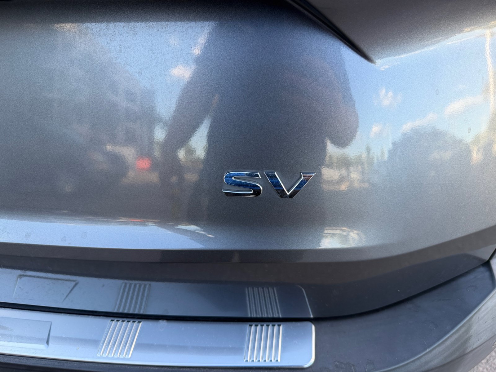 Used 2022 Nissan Rogue SV FWD image 28