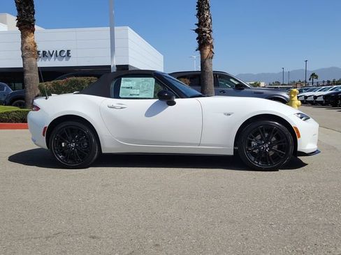 New 2026 MAZDA MX-5 Miata Club w/ Interior Package RWD image 28