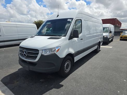 Used 2024 Mercedes-Benz Sprinter 2500 image 1