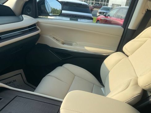 New 2027 Lincoln Navigator Reserve AWD/4WD image 27