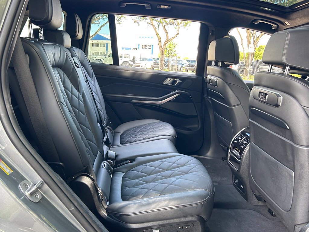 Used 2024 BMW X7 xDrive40i w/ M Sport Package AWD/4WD image 51