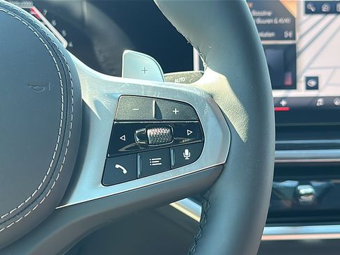 New 2026 BMW X6 xDrive40i w/ Climate Comfort Package image 18