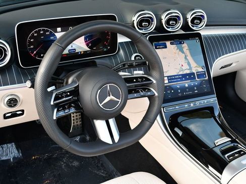 Used 2024 Mercedes-Benz CLE 450 4MATIC Cabriolet image 13
