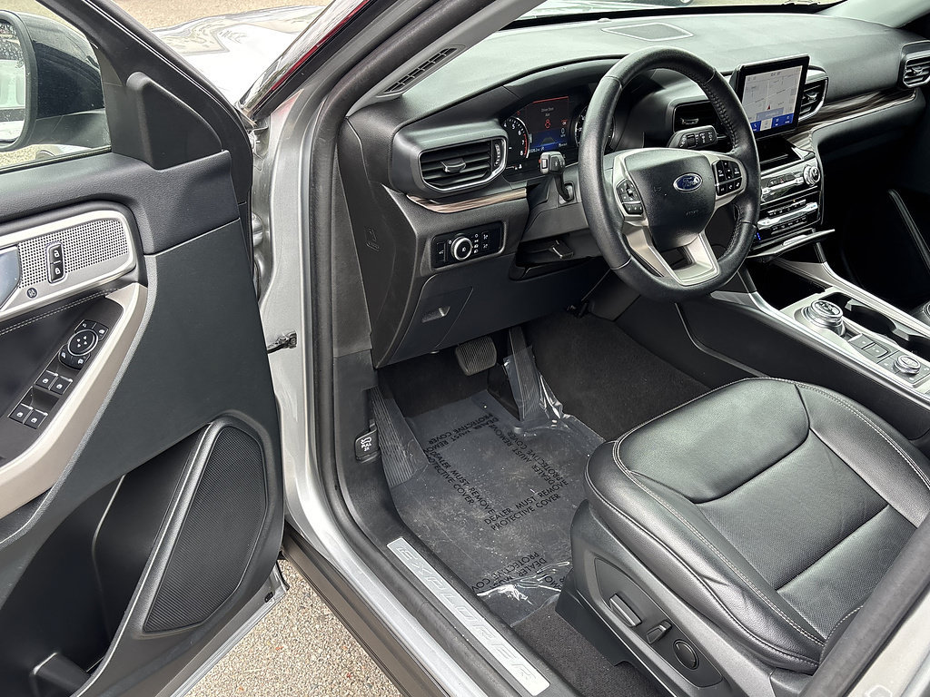 Used 2024 Ford Explorer Limited AWD/4WD image 8