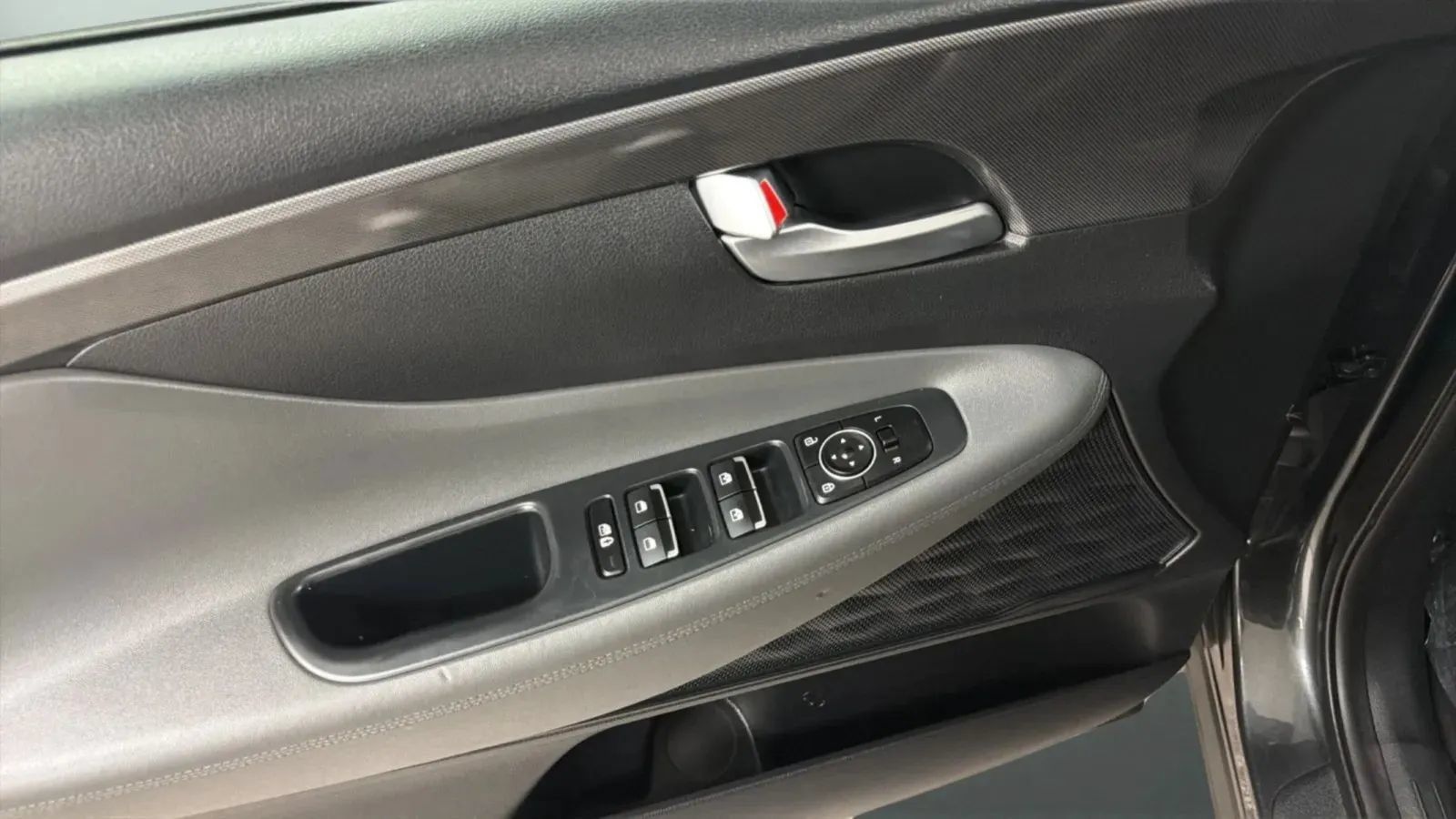 Used 2021 Hyundai Santa Fe SEL FWD image 17