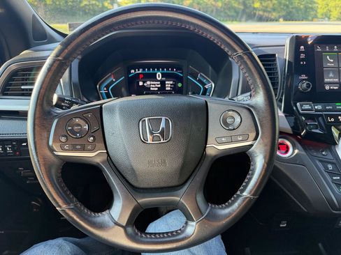 Used 2023 Honda Odyssey Sport image 12
