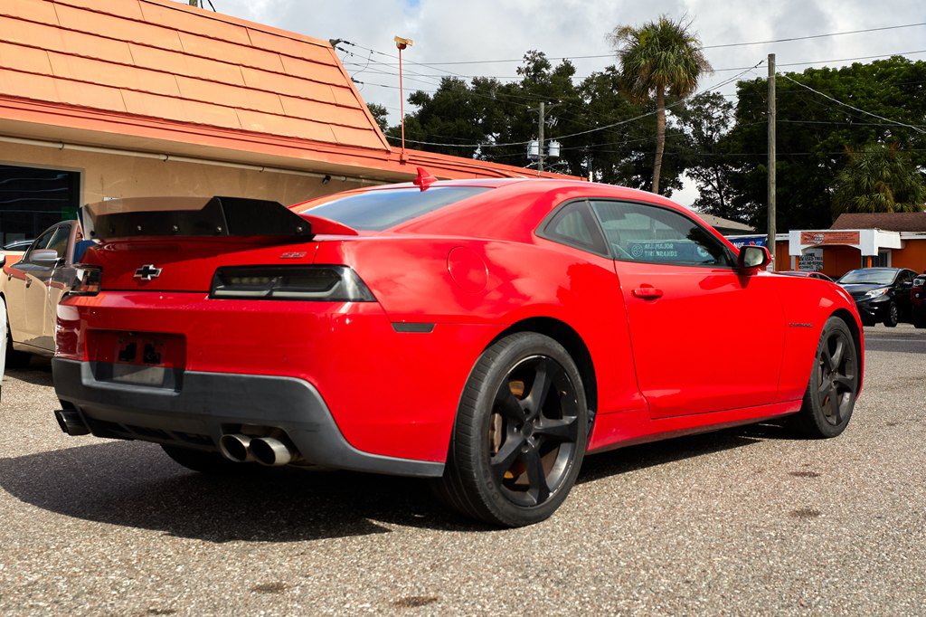 Used 2015 Chevrolet Camaro SS w/ RS Package RWD image 5