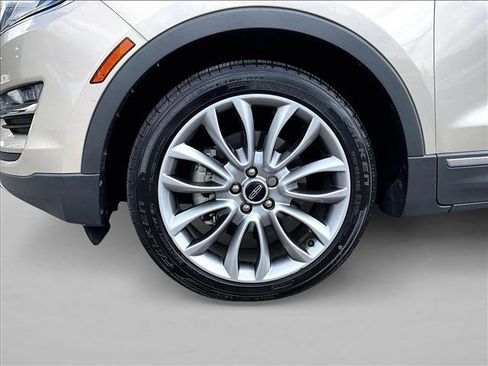 Used 2017 Lincoln MKC Reserve FWD image 10
