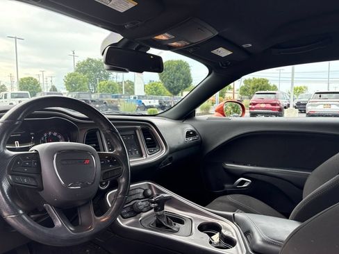 Used 2021 Dodge Challenger SXT w/ Driver Convenience Group AWD/4WD image 17