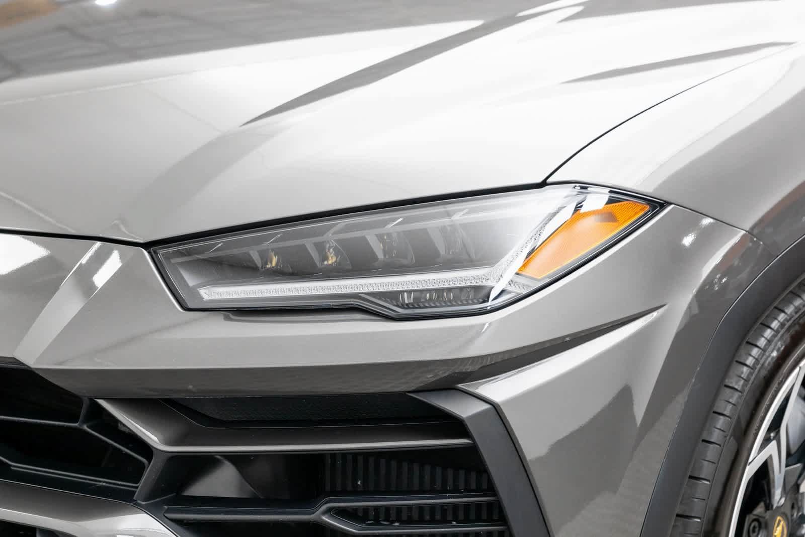 Used 2022 Lamborghini Urus AWD/4WD image 68