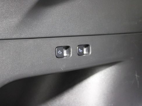 Used 2022 Tesla Model Y Performance image 36