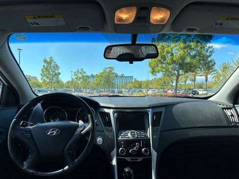 Used 2013 Hyundai Sonata SE w/ Navigation & Sunroof Pkg FWD image 7