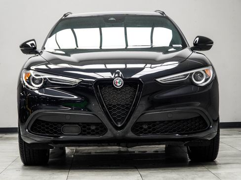 Used 2023 Alfa Romeo Stelvio Veloce AWD/4WD image 8