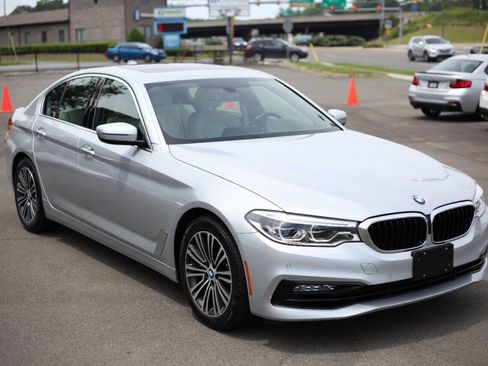 Used 2017 BMW 540i xDrive image 2