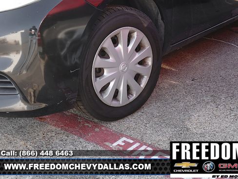 Used 2012 Nissan Versa S FWD image 10
