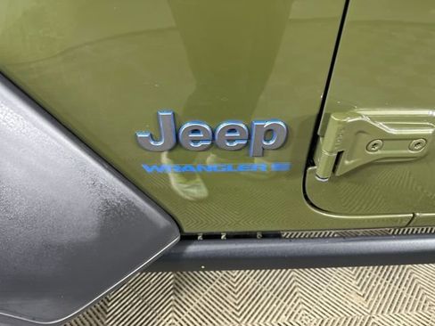 Used 2023 Jeep Wrangler Unlimited w/ Cold Weather Group AWD/4WD image 10