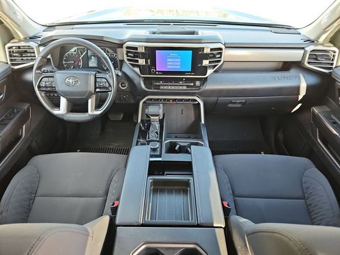 Used 2022 Toyota Tundra SR5 w/ SR5 Convenience Package image 10