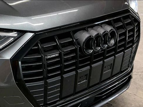 Used 2025 Audi Q3 2.0T Premium Plus w/ Premium Plus Package image 32