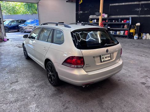 Used 2011 Volkswagen Jetta TDI FWD image 5