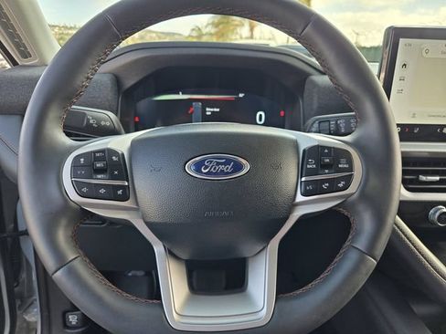 Used 2026 Ford Explorer Active w/ Active Comfort Package RWD image 31