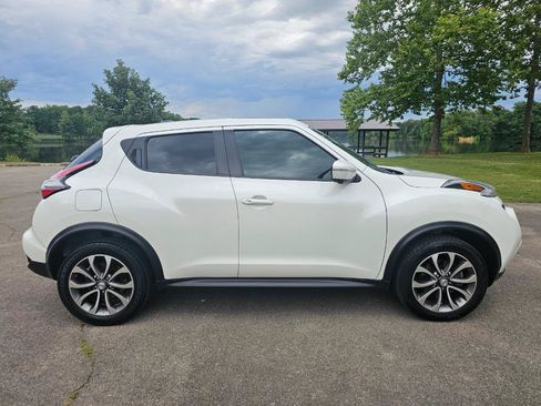 Used 2017 Nissan Juke SL FWD image 3