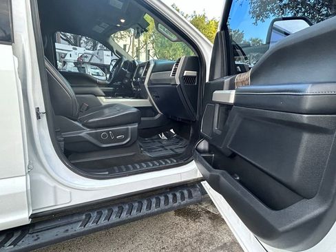 Used 2017 Ford F250 Lariat w/ Lariat Value Package image 36