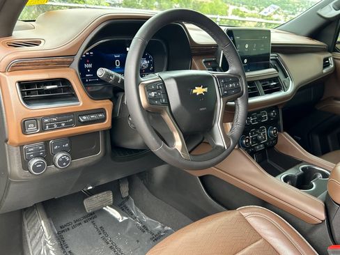 Used 2022 Chevrolet Tahoe High Country w/ Premium Package 2 AWD/4WD image 8