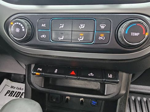 Used 2022 Chevrolet Colorado LT w/ Fleet Safety Package image 12