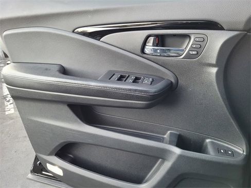 Used 2019 Honda Passport Touring image 15